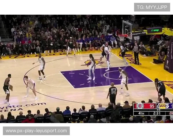 伦纳德中距离停顿，洛杉矶快船掌控回合