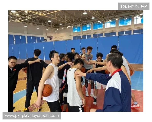 天津外援单挑过人，后撤步三分干净利落——场上技艺的成长之路